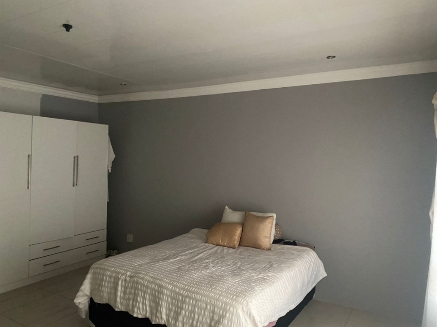 5 Bedroom Property for Sale in Melodie North West